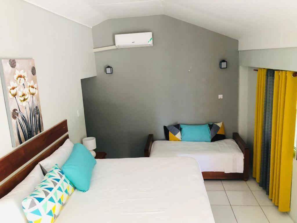 Airport Beach Hotel Montego Bay Exterior foto